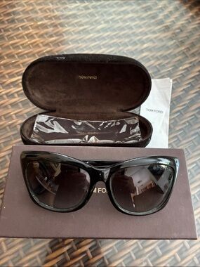 Tom Ford Black Gloss Cat-Eye Sunglasses with Dark Gradient Lenses